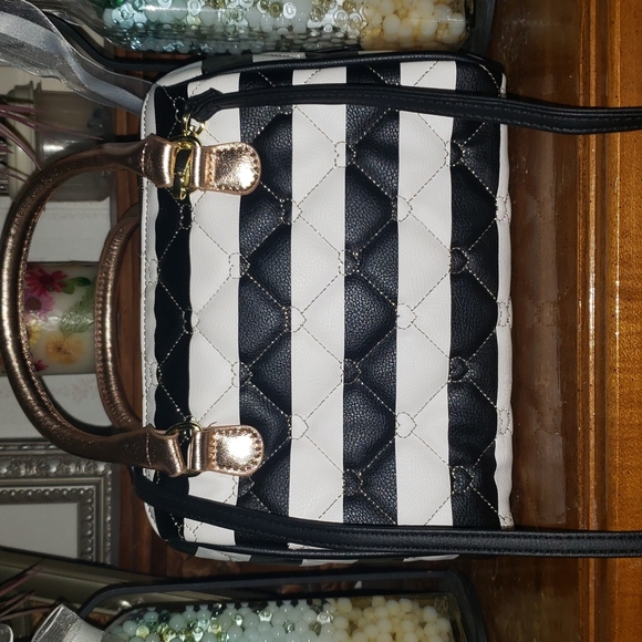 New Betsey Johnson bag - Picture 5 of 11